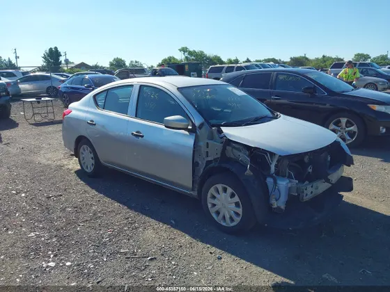 2017 Nissan Versa Sedan S Plus