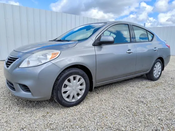 2014 Nissan Versa SV