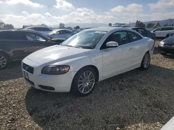 2009 Volvo C70 T5