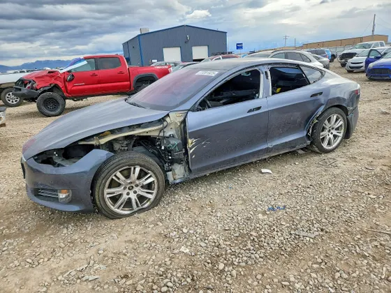 2020 Tesla Model S Long Range