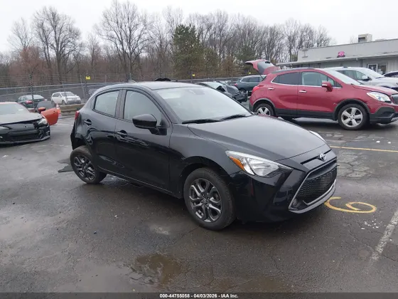 2020 Toyota Yaris Hatchback XLE