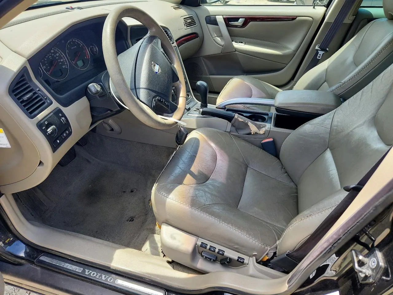 2004 Volvo V70 XC70