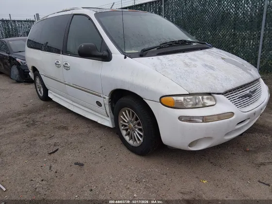 2000 Chrysler Town & Country Limited