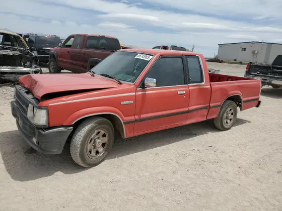 1991 Mazda B2200 Pickup 2WD CAB PLUS