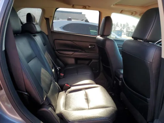 2016 Mitsubishi Outlander GT