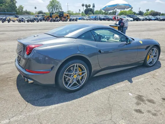 2016 Ferrari California T