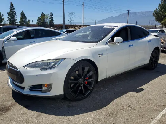 2013 Tesla Model S Performance