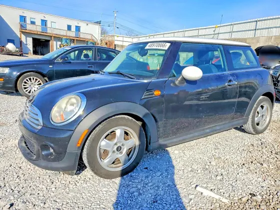 2011 MINI Cooper Hardtop COOPER