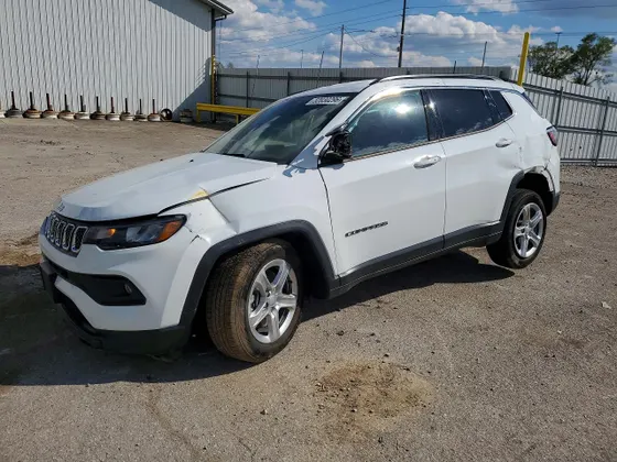 2023 Jeep Compass Altitude