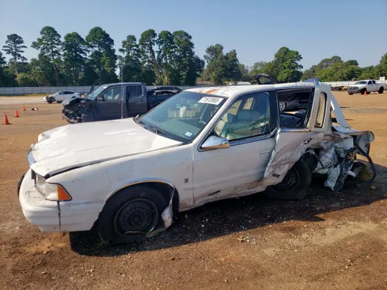 1990 Chrysler LeBaron LANDAU