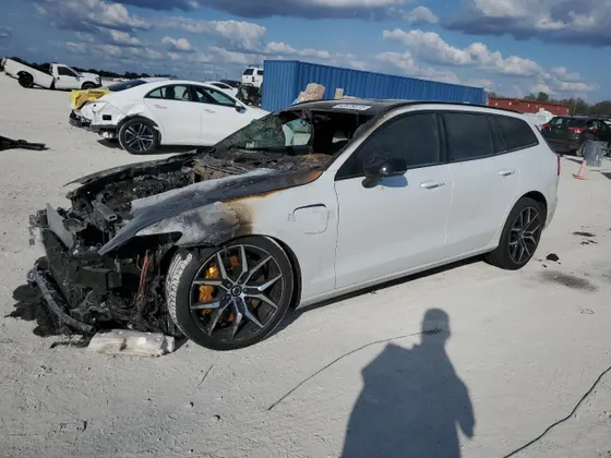 2024 Volvo V60 Recharge Plug-In Hybrid Polestar Engineered