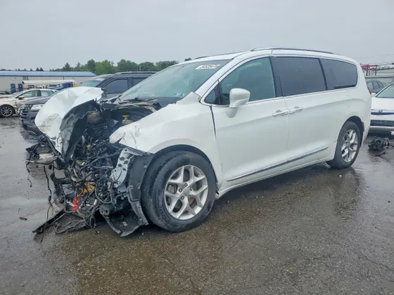 2019 Chrysler Pacifica Touring L Plus 35th Anniversary