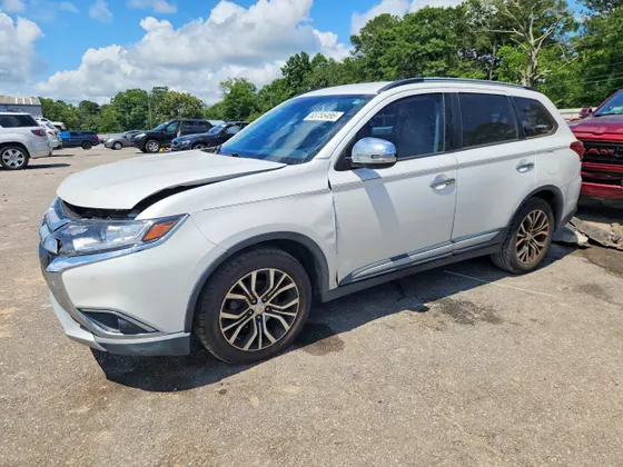2016 Mitsubishi Outlander SE