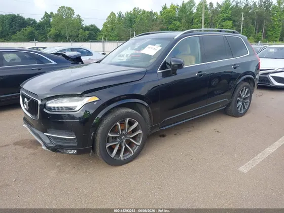 2016 Volvo XC90 T6 Momentum