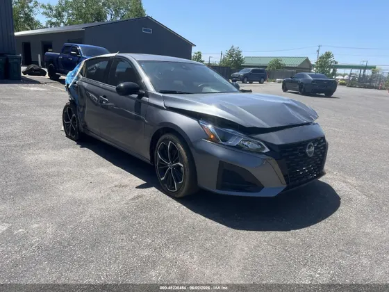 2023 Nissan Altima 2.5 SR