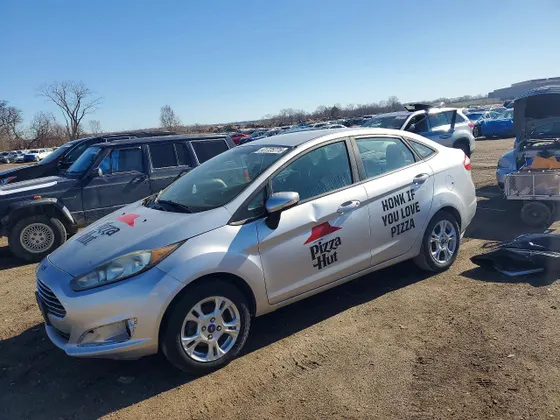 2015 Ford Fiesta SE
