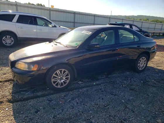 2005 Volvo S60