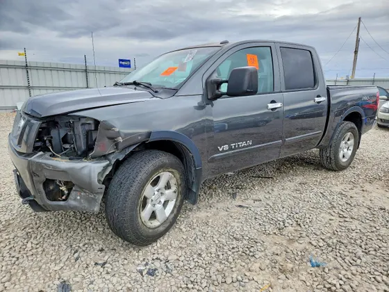 2011 Nissan Titan SL