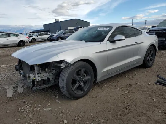 2015 Ford Mustang V6