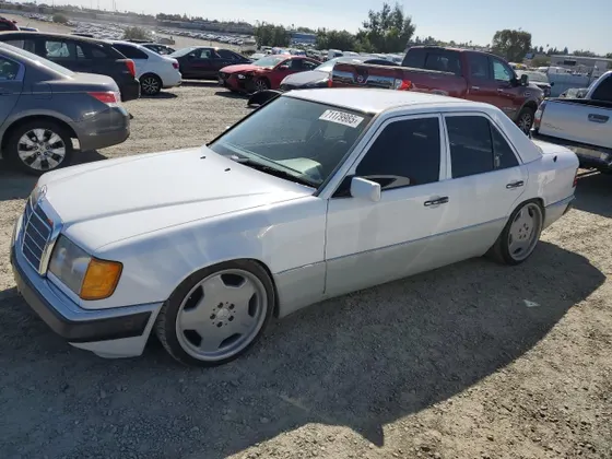 1992 Mercedes-Benz 300 Series 300E