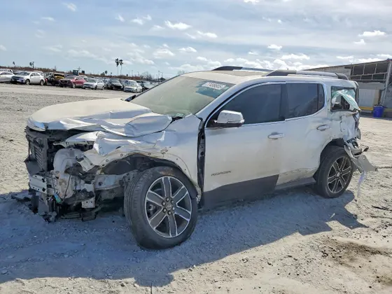 2022 GMC Acadia SLT