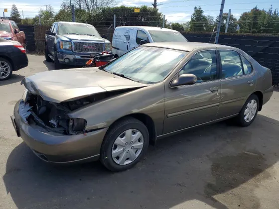 1998 Nissan Altima XE