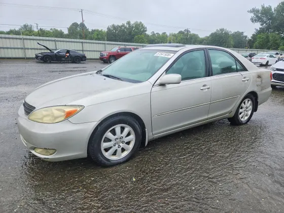 2004 Toyota Camry XLE
