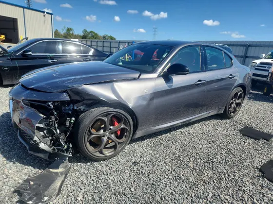 2024 Alfa Romeo Giulia Ti