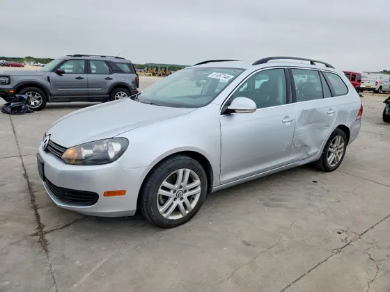 2013 Volkswagen Jetta SportWagen TDI w/Sunroof & Nav