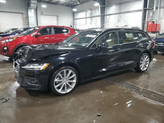 2020 Volvo V60 Momentum