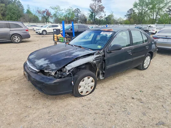 1998 Nissan Altima XE