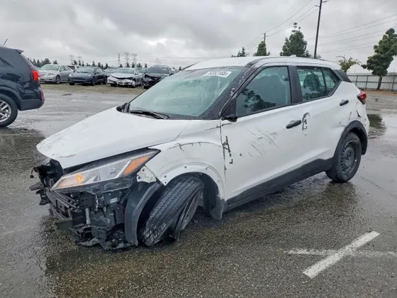 2025 Nissan Kicks Play S
