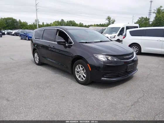 2020 Chrysler Voyager LX