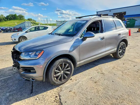 2012 Volkswagen Touareg Sport