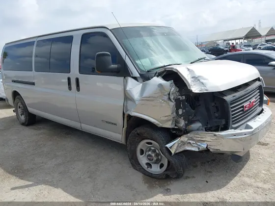 2005 GMC Savana Passenger STANDARD