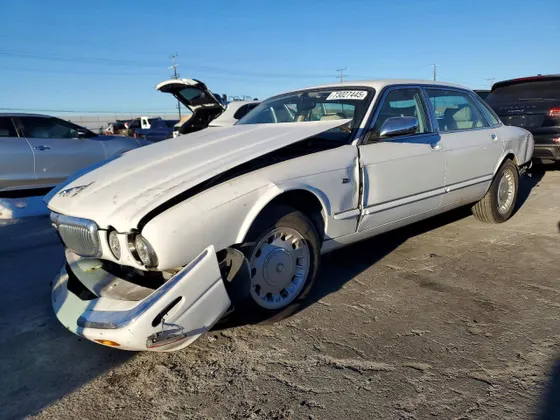 1998 Jaguar XJ Vanden Plas