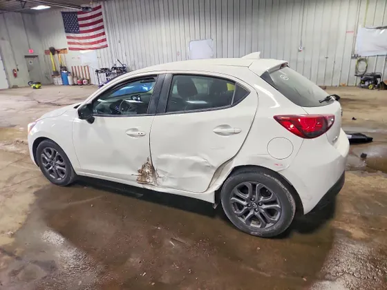 2020 Toyota Yaris Hatchback XLE