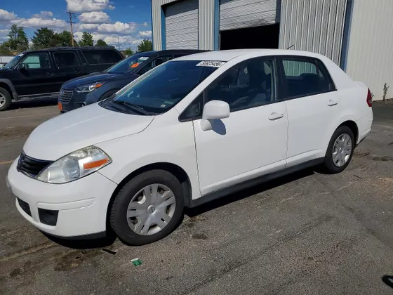 2011 Nissan Versa 1.8 S