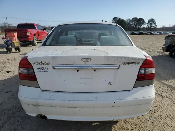 2001 Daewoo Nubira SE