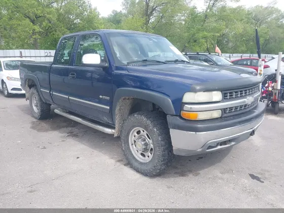 2002 Chevrolet Silverado 2500 LS