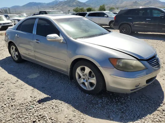 2006 Acura RL