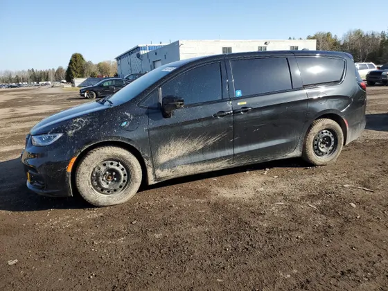 2023 Chrysler Pacifica Hybrid Limited