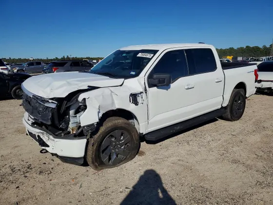 2025 Ford F-150 Lightning Flash