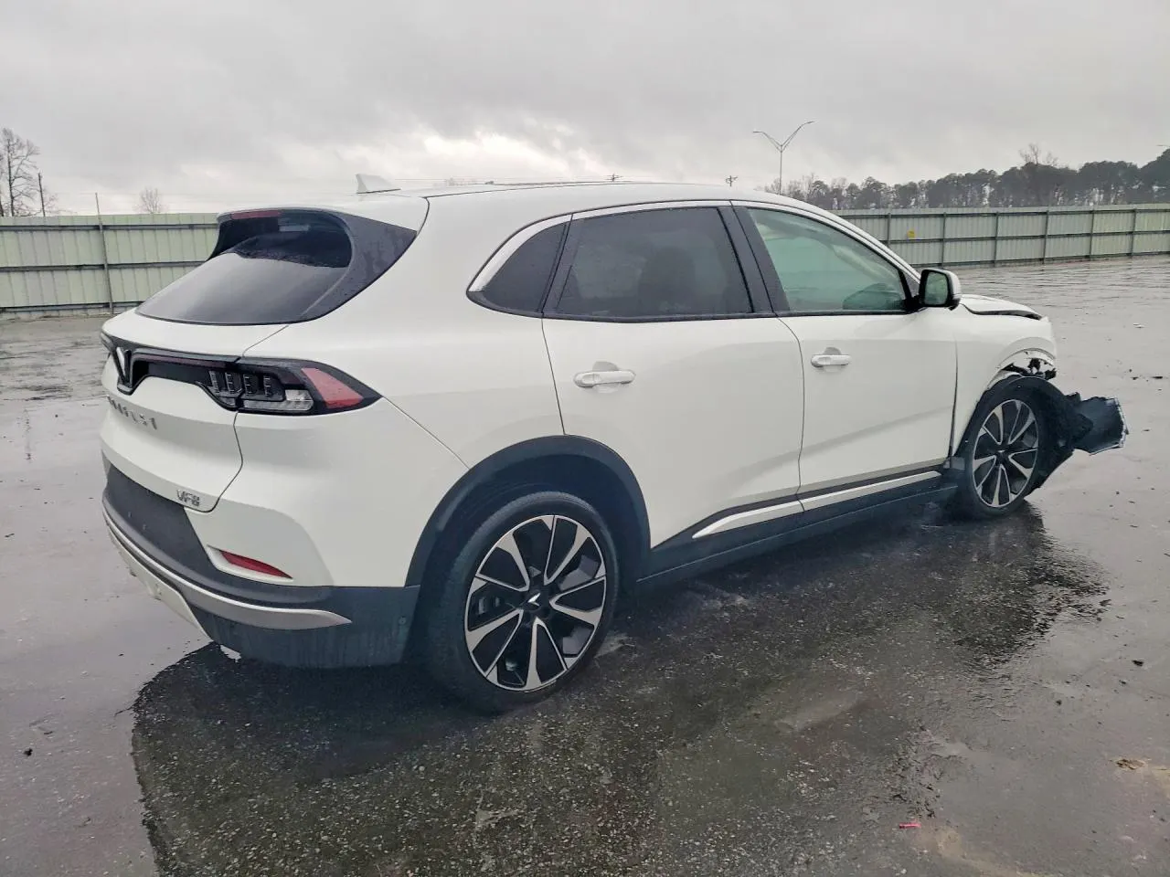 2025 VinFast VF 8 Plus