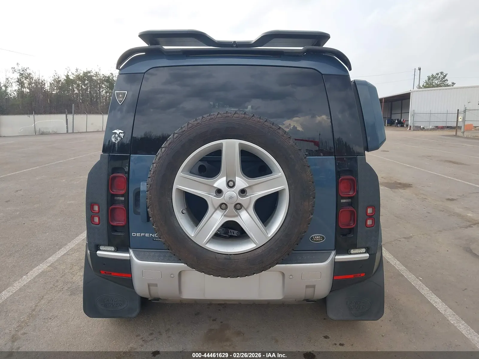 2020 Land Rover Defender SE