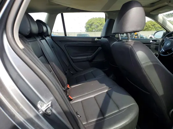 2011 Volkswagen Jetta SportWagen TDI