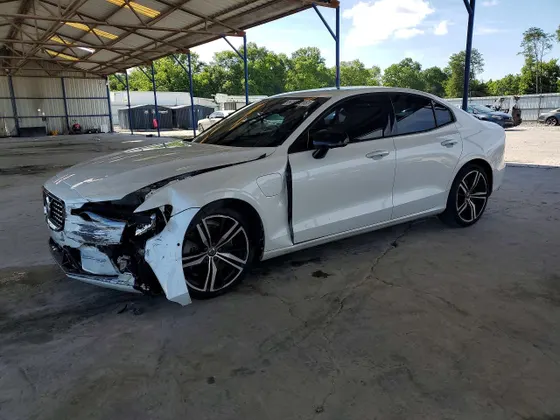 2021 Volvo S60 R-Design