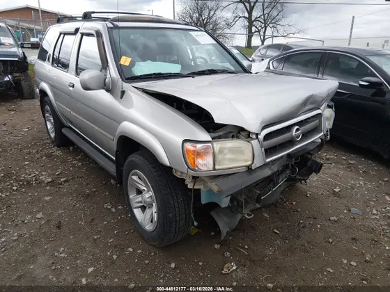 2002 Nissan Pathfinder SE