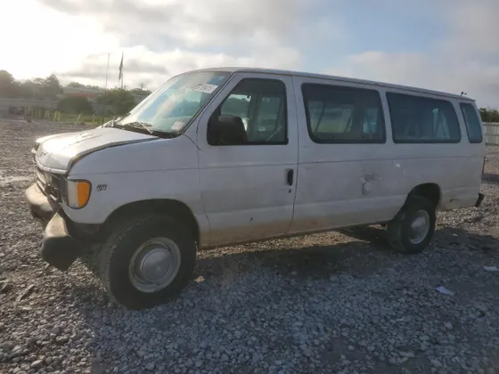 2001 Ford Econoline Wagon XL