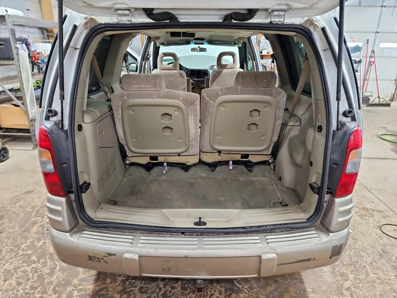 2002 Pontiac Montana w/1SA Pkg